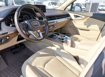 Audi - Q7