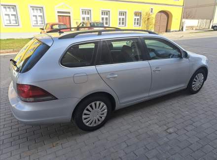 Volkswagen - Golf