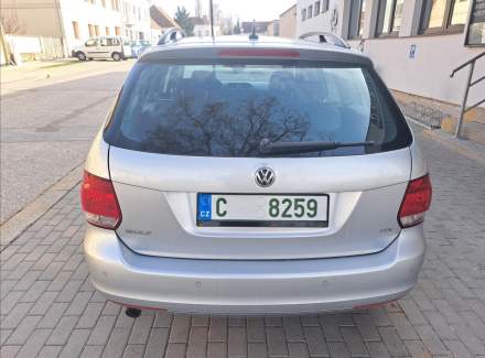 Volkswagen - Golf