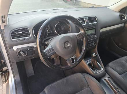 Volkswagen - Golf