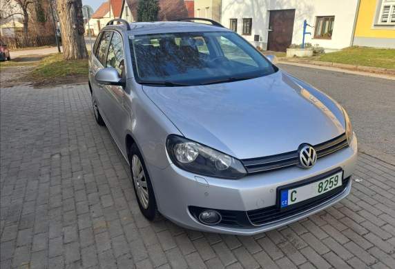 Volkswagen - Golf