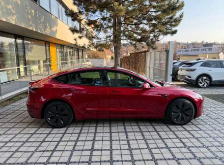 Tesla - Model 3