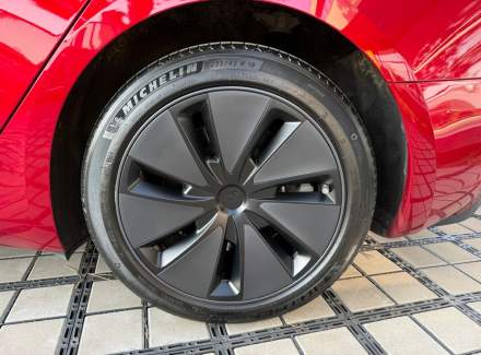Tesla - Model 3