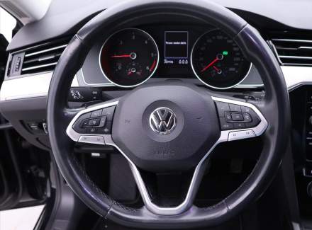 Volkswagen - Passat