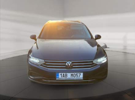 Volkswagen - Passat