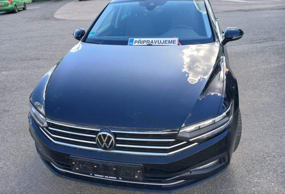 Volkswagen - Passat