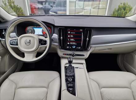 Volvo - V90
