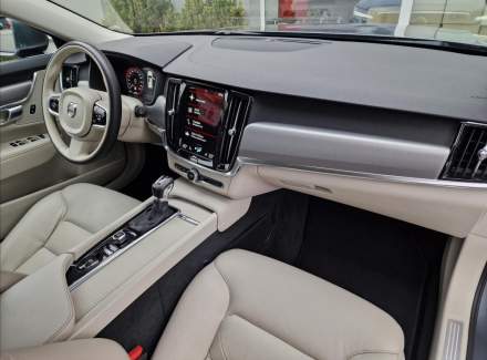 Volvo - V90
