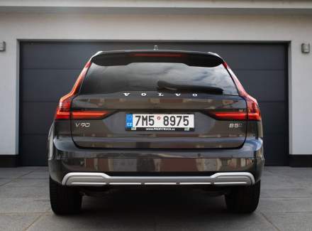 Volvo - V90