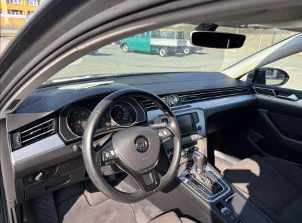 Volkswagen - Passat