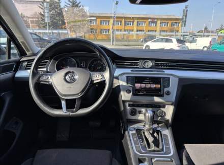 Volkswagen - Passat