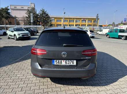 Volkswagen - Passat