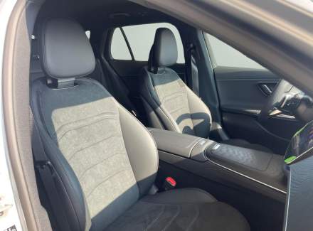 Mercedes-Benz - E-class