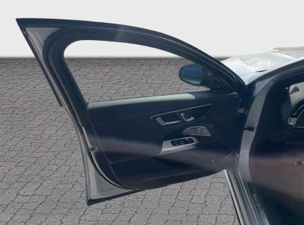 Mercedes-Benz - E-class