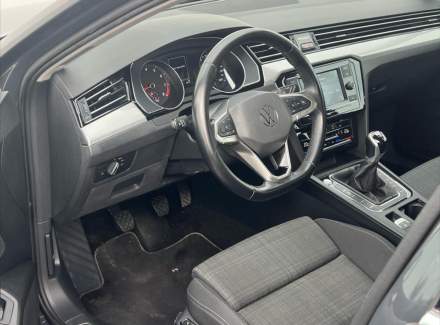 Volkswagen - Passat