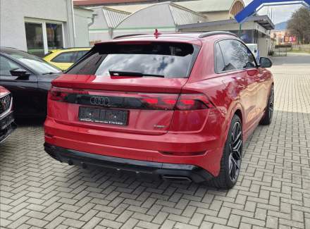 Audi - Q8