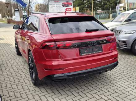 Audi - Q8