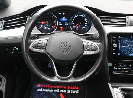 Volkswagen - Passat