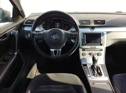 Volkswagen - Passat