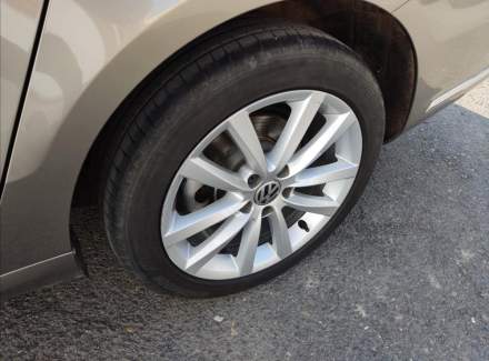 Volkswagen - Passat