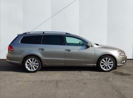 Volkswagen - Passat