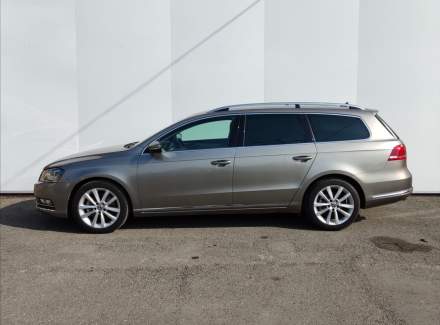 Volkswagen - Passat