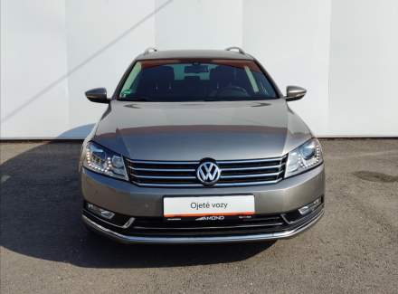 Volkswagen - Passat
