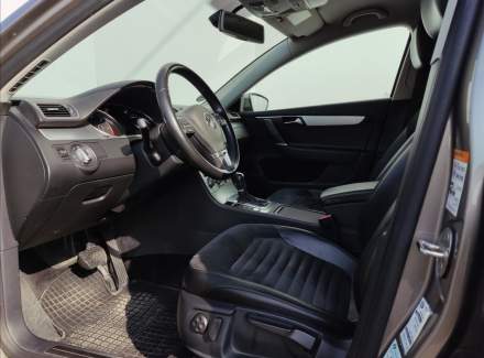 Volkswagen - Passat