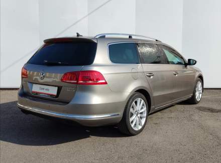 Volkswagen - Passat