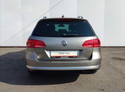 Volkswagen - Passat
