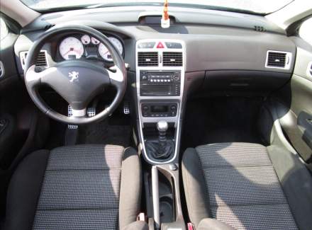 Peugeot - 307