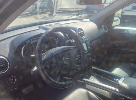 Mercedes-Benz - M-class