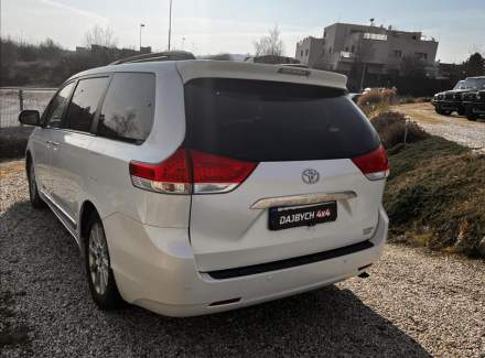Toyota - Sienna