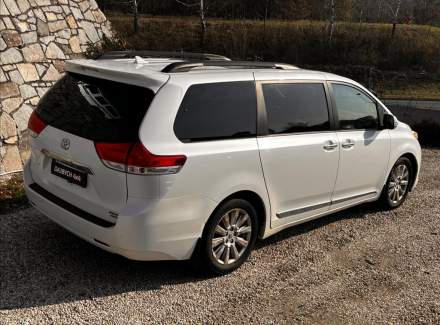 Toyota - Sienna