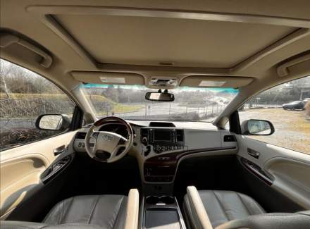 Toyota - Sienna