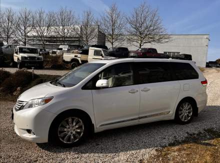 Toyota - Sienna