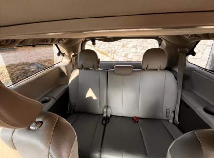 Toyota - Sienna