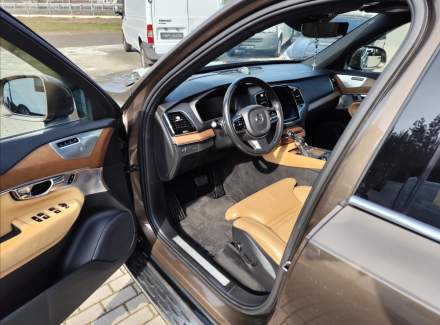 Volvo - XC90
