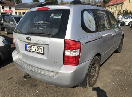 Kia - Carnival