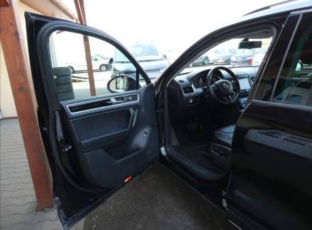 Volkswagen - Touareg