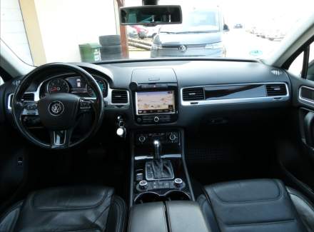 Volkswagen - Touareg