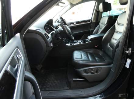 Volkswagen - Touareg