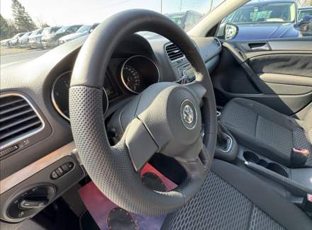 Volkswagen - Golf