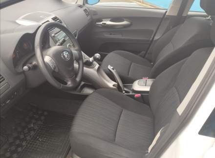 Toyota - Auris