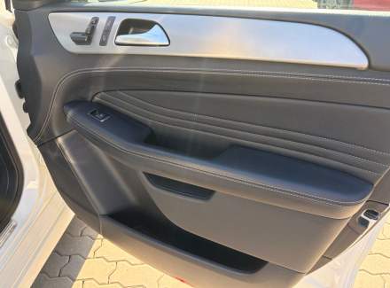 Mercedes-Benz - M-class