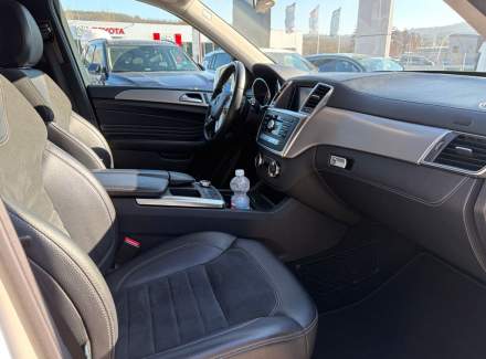 Mercedes-Benz - M-class