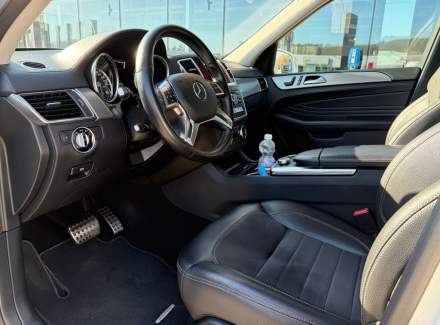 Mercedes-Benz - M-class