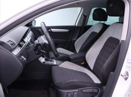 Volkswagen - Passat