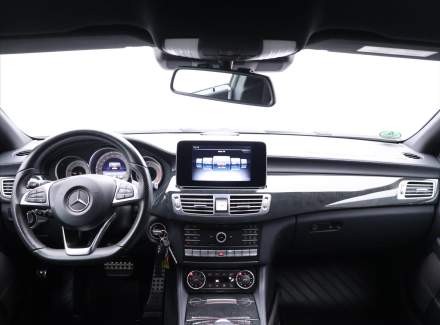 Mercedes-Benz - CLS