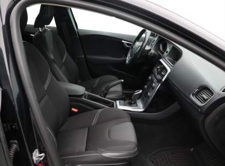 Volvo - V40